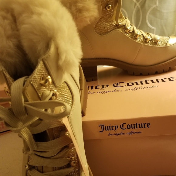 BNWB Lace Up Fall fashion boots with heel - Picture 5 of 8